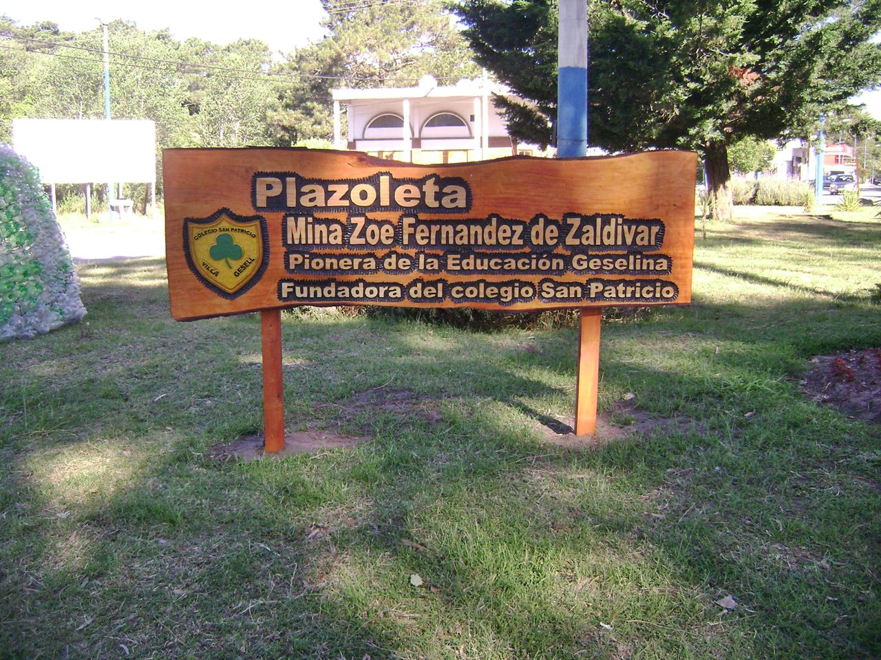 Plazoleta "Mina Zoe Fernandez de Zaldivar"
